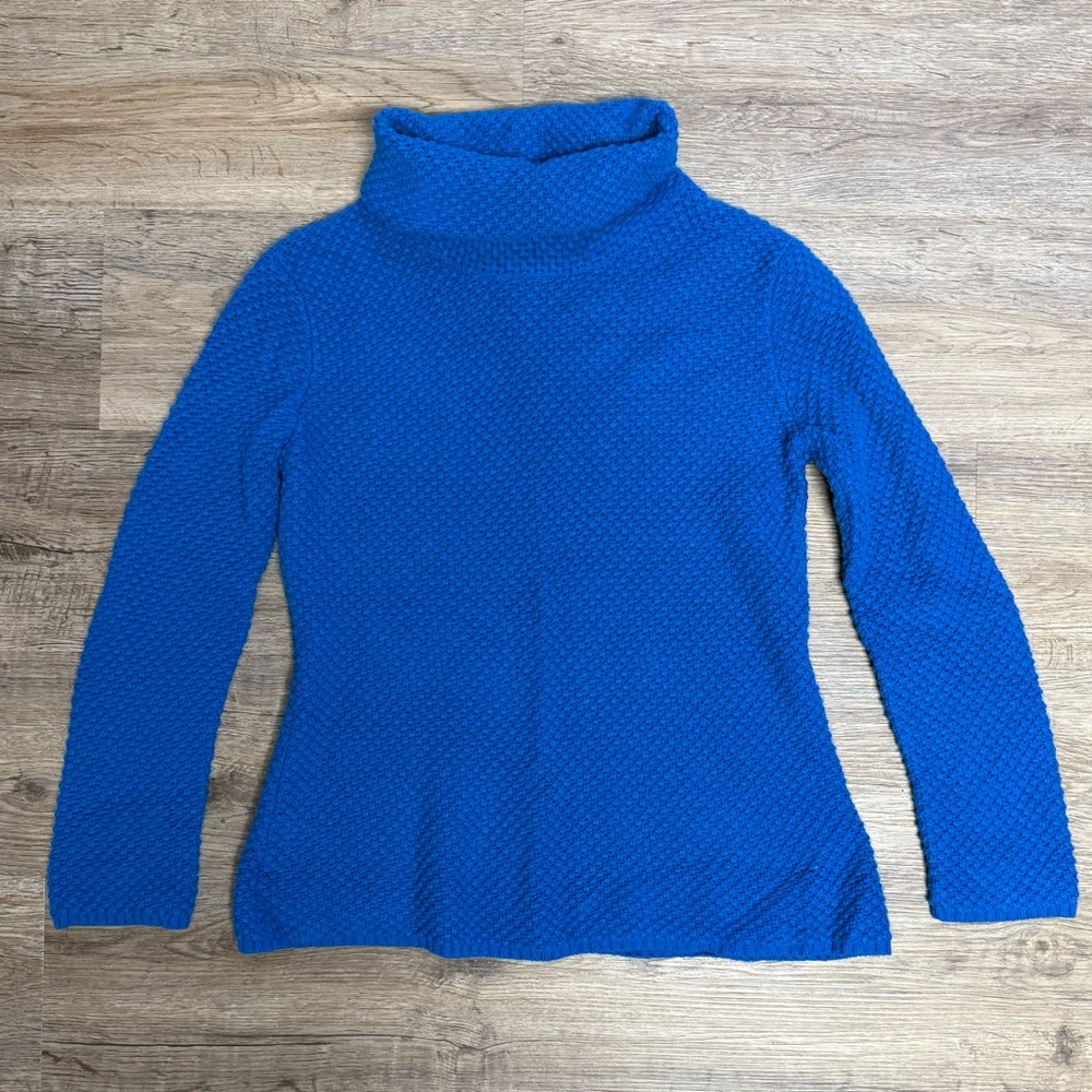 Neiman Marcus Vibrant Blue Cashmere Turtleneck Sweater